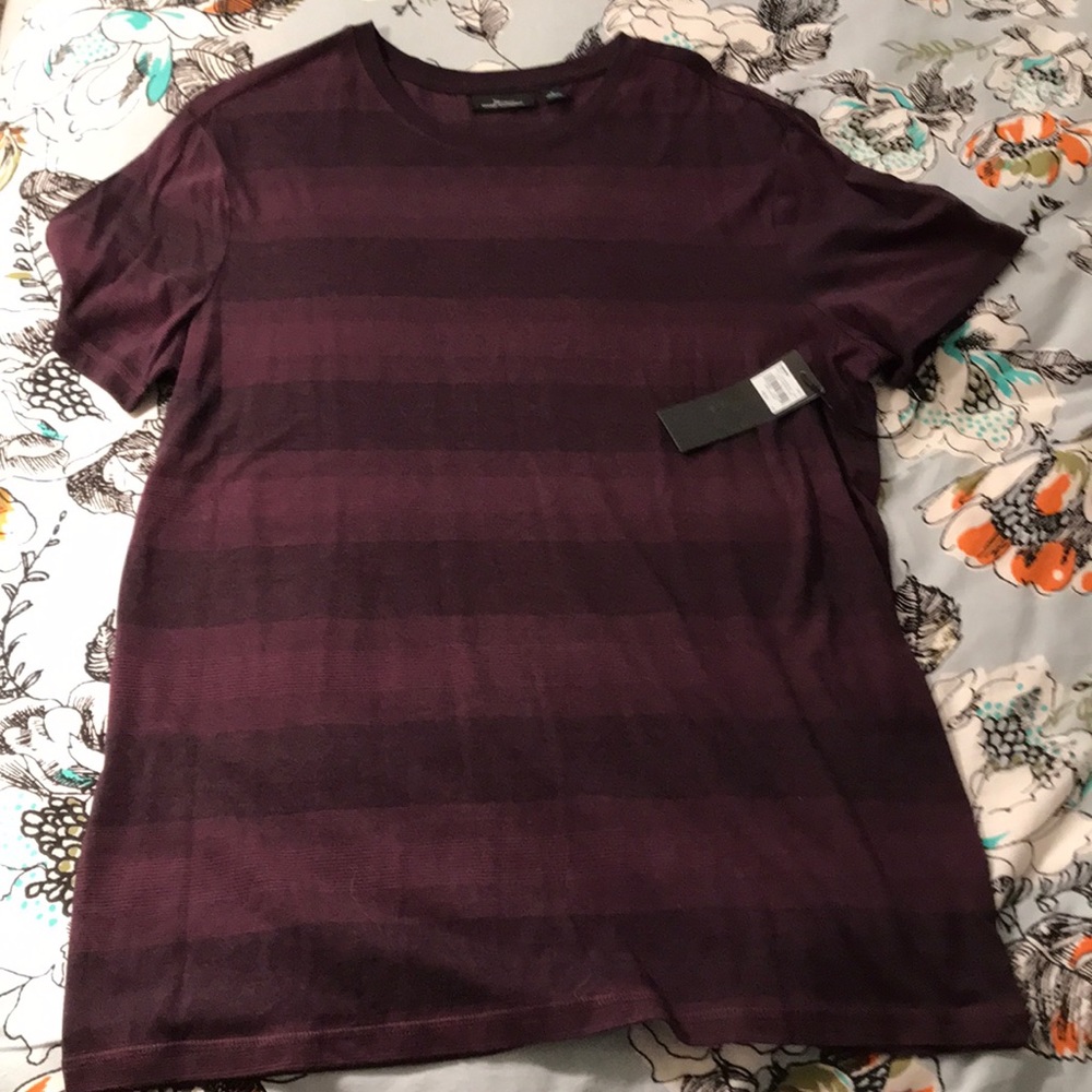 New Men’s purple large t-shirt.